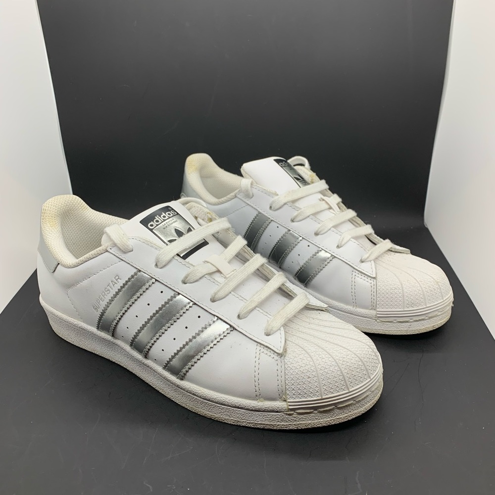 White and Silver Addis Super Stars